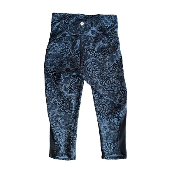 Lululemon Train Times High Rise Mesh Crop 17" in Nouveau Mach Blue Black Sz 4 - Picture 9 of 10